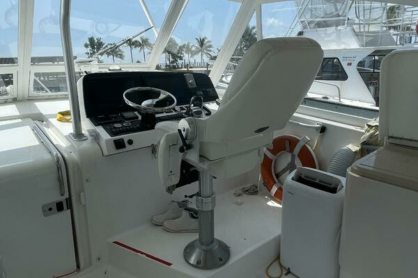 2006 Luhrs 41