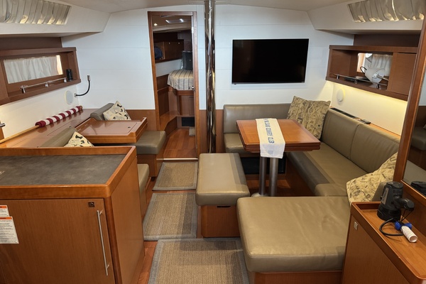 La Belle Vie 45ft Beneteau Yacht For Sale