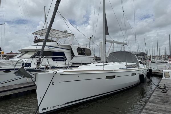La Belle Vie 45ft Beneteau Yacht For Sale