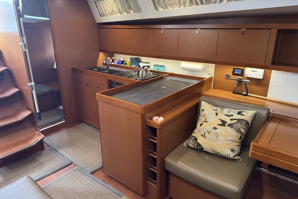 La Belle Vie 45ft Beneteau Yacht For Sale