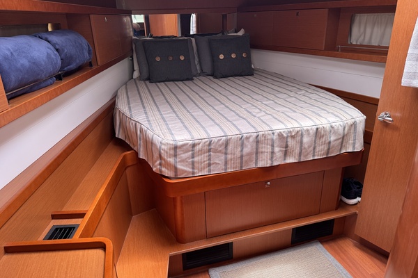La Belle Vie 45ft Beneteau Yacht For Sale