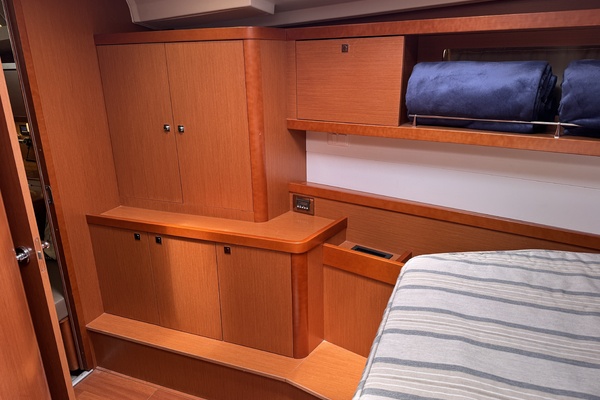 La Belle Vie 45ft Beneteau Yacht For Sale