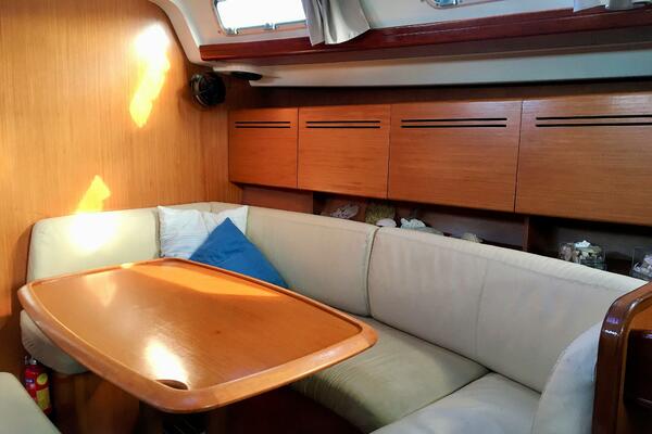 Bubble Moon 43ft Beneteau Yacht For Sale