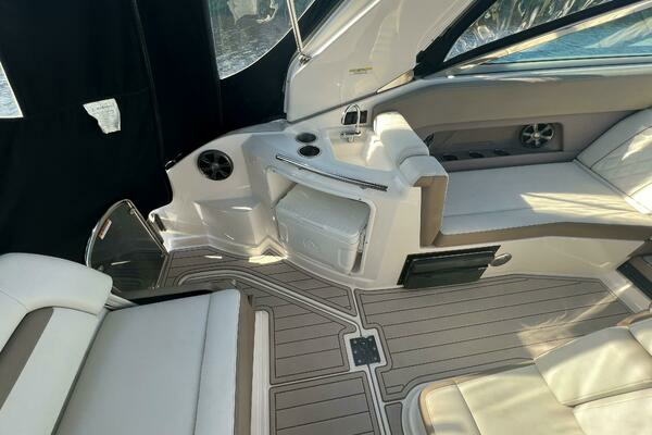 Photo of the 2018 Regal 28 Express