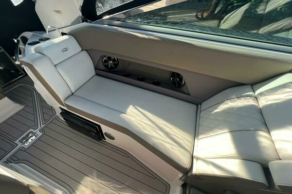 Photo of the 2018 Regal 28 Express