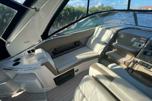 Photo of the 2018 Regal 28 Express