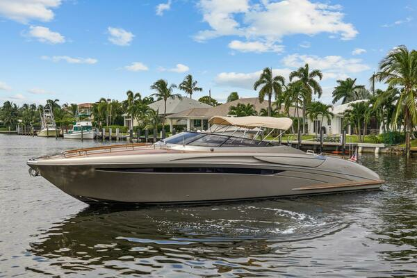 2010 Riva 44