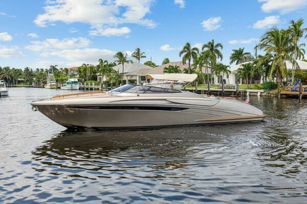 2010 Riva 44