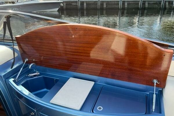 2012 Riva 33