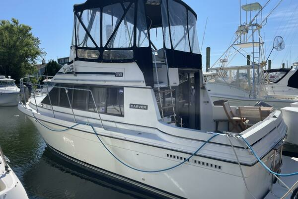 HEY BEAN 28ft Carver Yacht For Sale