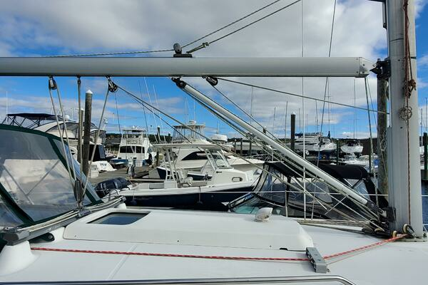 Photo of the 2000 Beneteau 361 "Reality Winds"