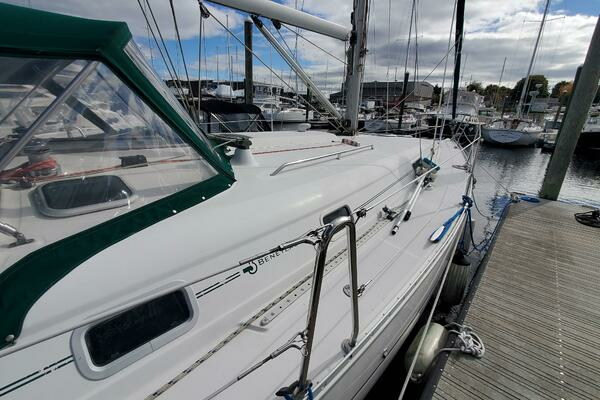 Photo of the 2000 Beneteau 361 "Reality Winds"