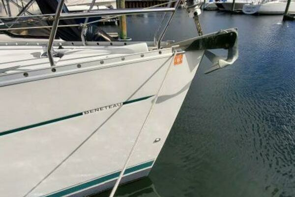 Photo of the 2000 Beneteau 361 "Reality Winds"