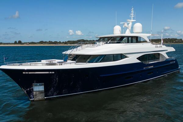 110 Mustique