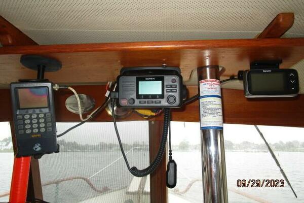 36' Grand Banks lower helm electronics