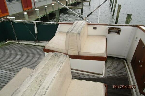36' Grand Banks flybridge port