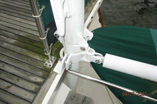 36' Grand Banks mast base hinge