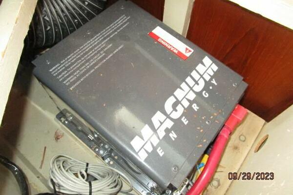 36' Grand Banks inverter