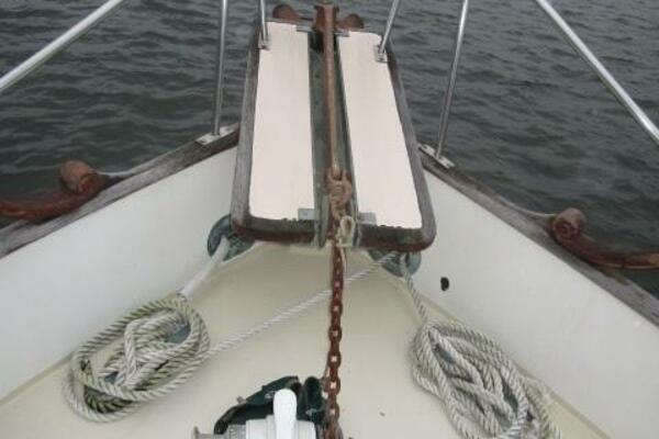 36' Grand Banks anchor windlass