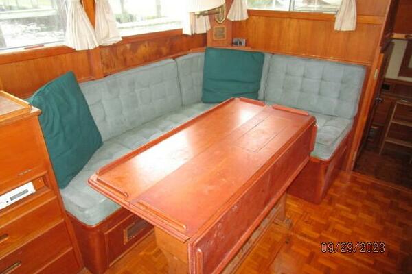 36' Grand Banks salon starboard seating
