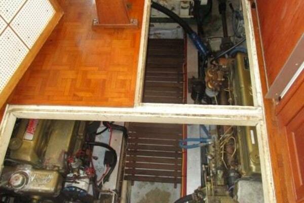 36' Grand Banks engine room access