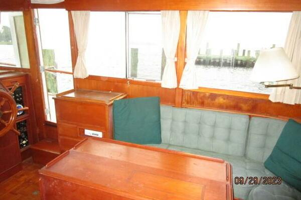 36' Grand Banks salon starboard