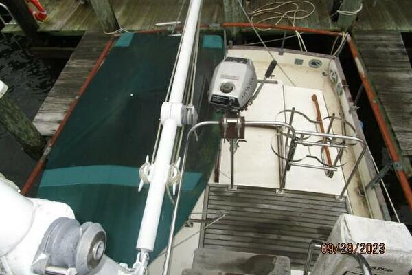 36' Grand Banks trunk cabin aft