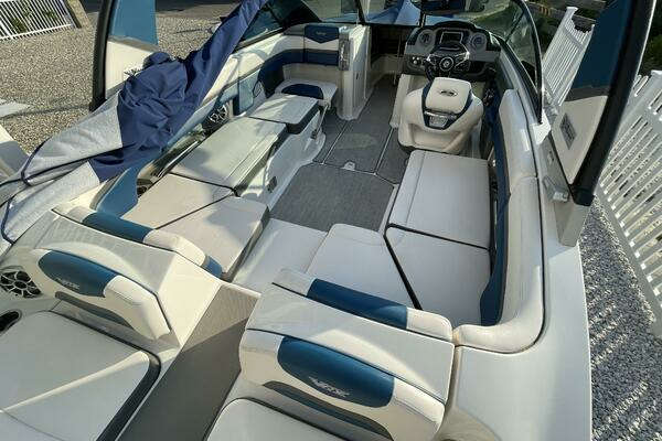 Photo of the 2016 Chaparral 223 Vortex