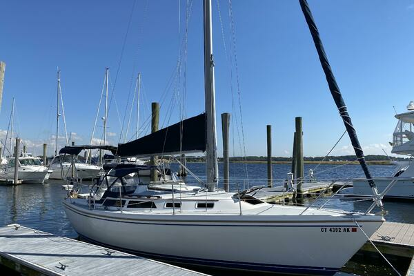 ACADIA 30ft Catalina Yacht For Sale