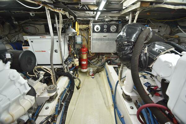 43ft Hatteras Yacht For Sale