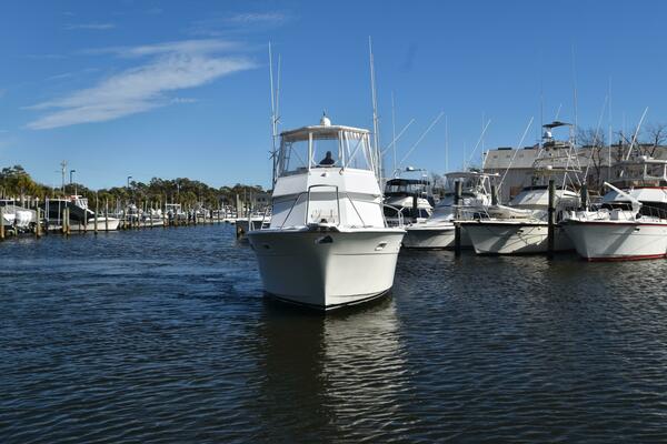 43ft Hatteras Yacht For Sale