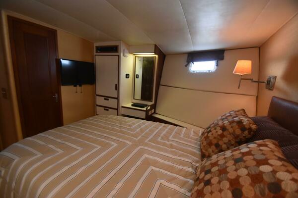 43ft Hatteras Yacht For Sale