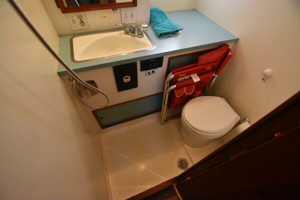 43ft Hatteras Yacht For Sale