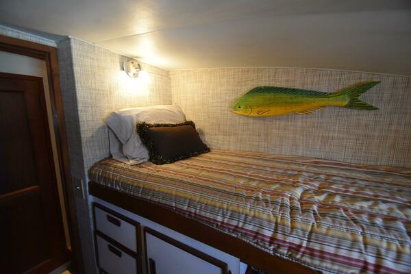 43ft Hatteras Yacht For Sale