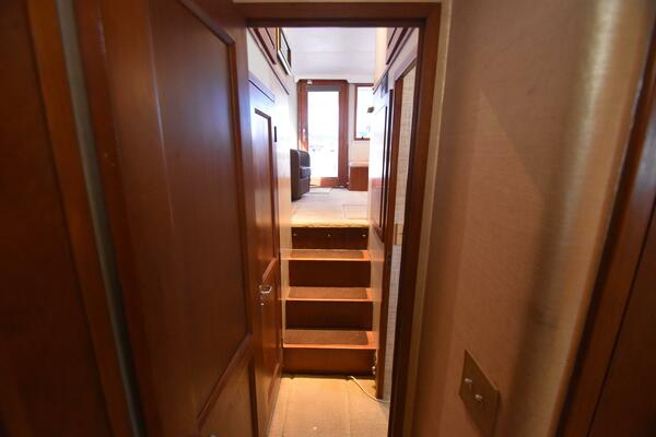 43ft Hatteras Yacht For Sale