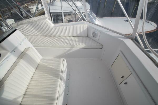 43ft Hatteras Yacht For Sale
