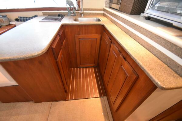 43ft Hatteras Yacht For Sale