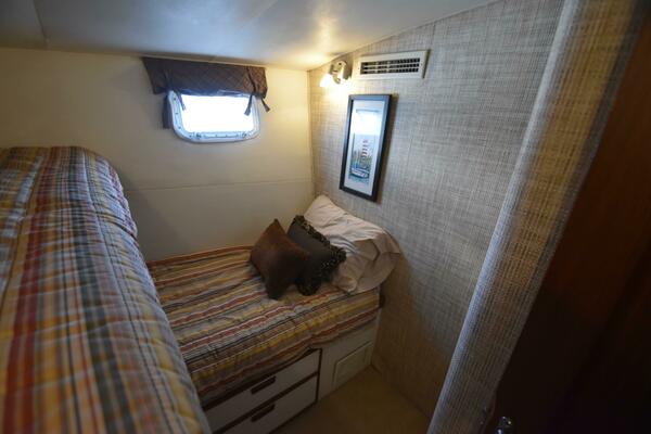 43ft Hatteras Yacht For Sale