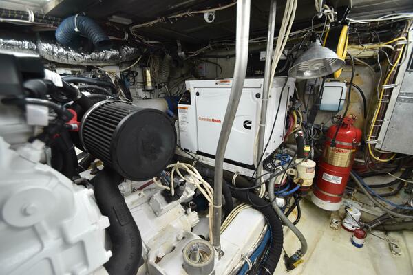 43ft Hatteras Yacht For Sale