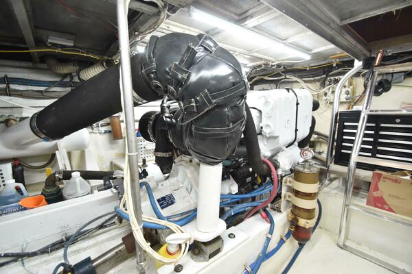 43ft Hatteras Yacht For Sale