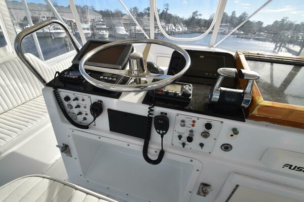 43ft Hatteras Yacht For Sale