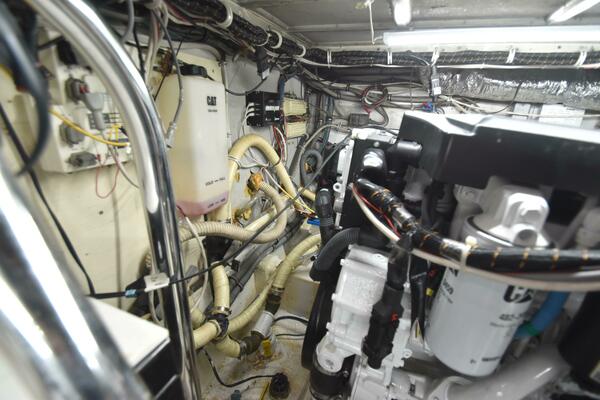 43ft Hatteras Yacht For Sale