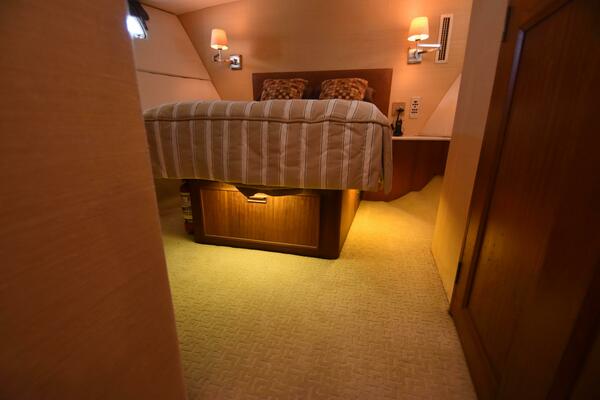 43ft Hatteras Yacht For Sale