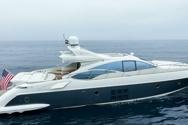 2011 Azimut 68