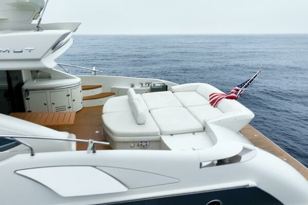 2011 Azimut 68
