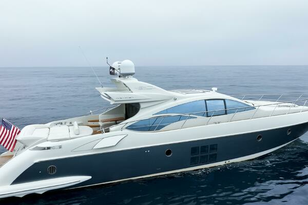 2011 Azimut 68