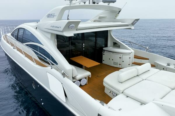 2011 Azimut 68