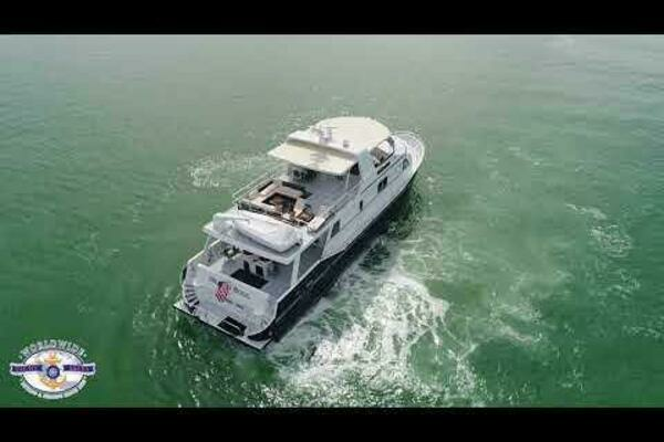 Photo of the 2009 Custom Flybridge Motoryacht "Island Soul"
