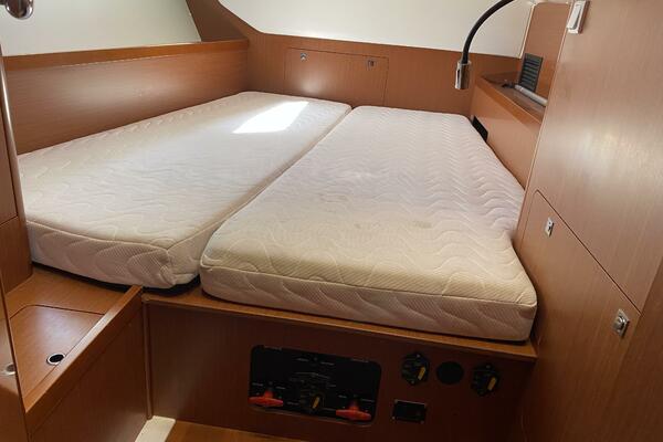 Cloud Nine 41ft Beneteau Yacht For Sale Cloud Nine 41ft Beneteau Yacht For Sale