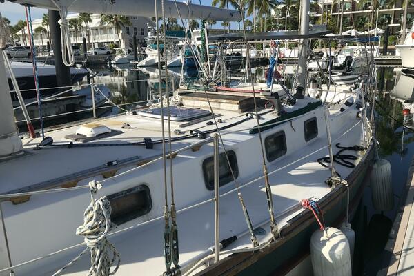 Karana 39ft Horizon Yacht For Sale